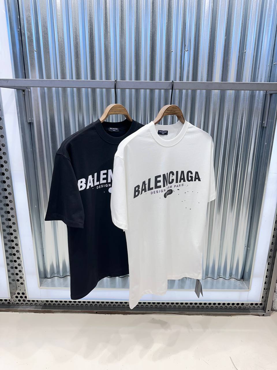 Balenciaga OVERSIZE Front-Print with Dots Herren T-Shirt Schwarz