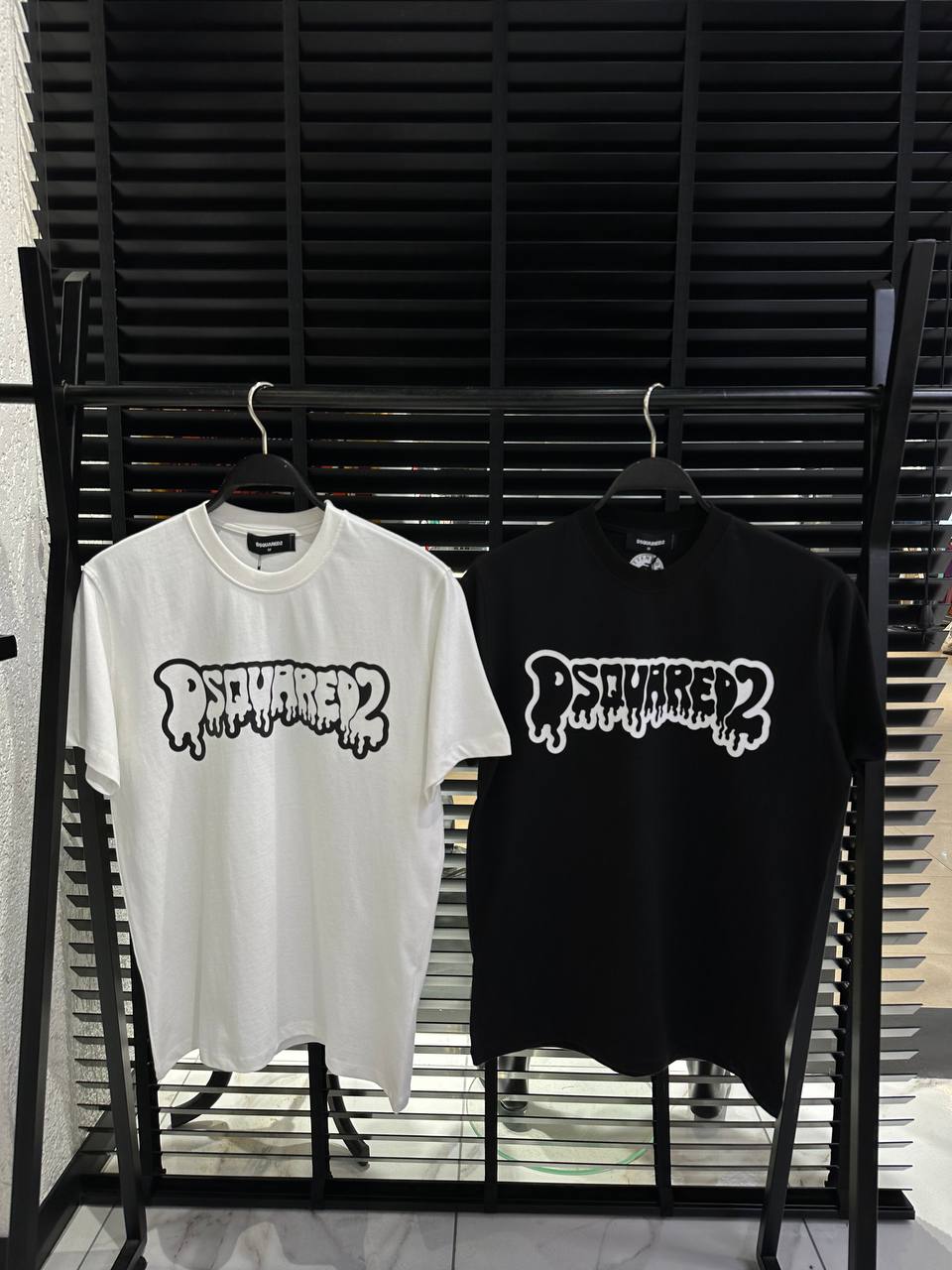 DSquared2 Graffiti Front Logo-Print Herren T-Shirts Weiß