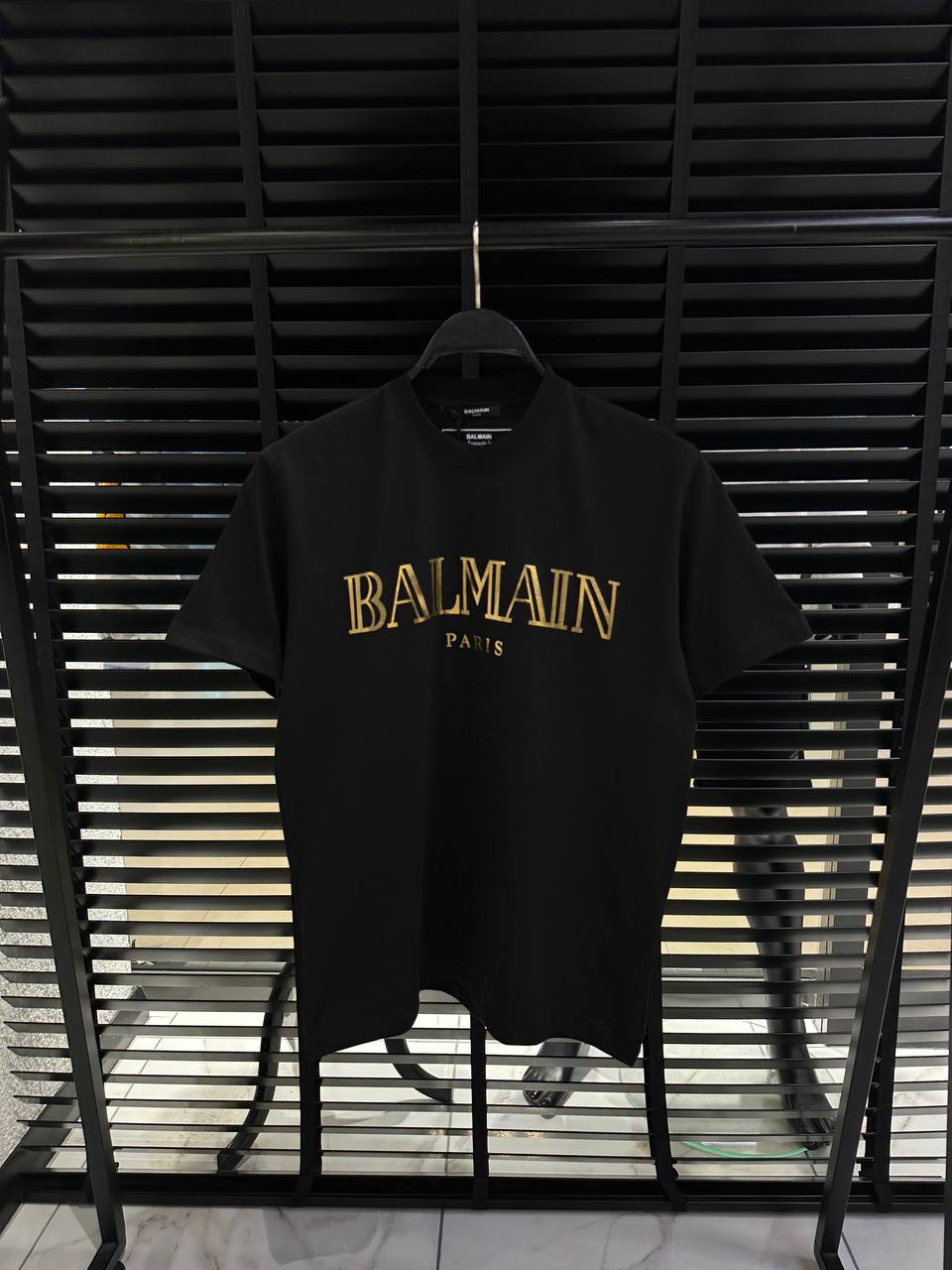 Balmain Gold Logo-Print Herren T-Shirt Schwarz